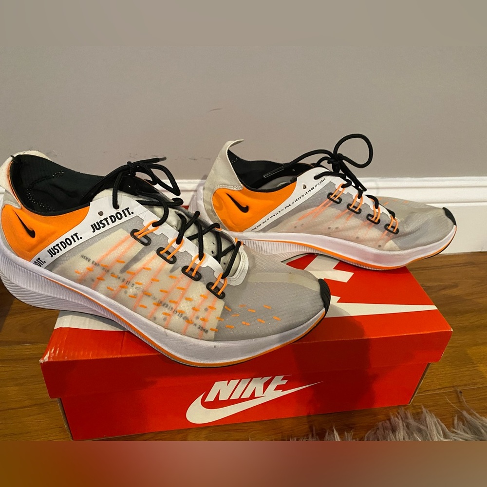 Nike Sneaker - image 4